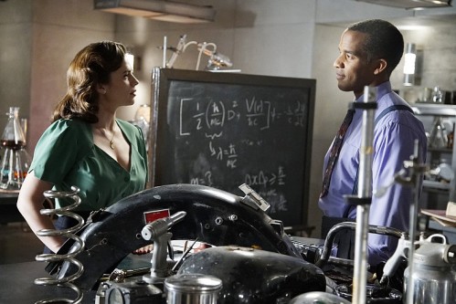 Hayley-Atwell-and-Reggie-Austin-in-Agent-Carter-S2